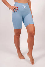 Indlæs billede til gallerivisning BARA -Sky Blue Pocket Shorts