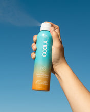 Indlæs billede til gallerivisning COOLA Classic Body Organic Sunscreen Spray SPF 30 - Tropical Coconut - 177 ml