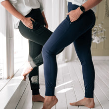 Indlæs billede til gallerivisning BARA - Dark Blue Lotus Jogger