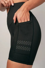 Indlæs billede til gallerivisning BARA - Black Reflective Move Shorts