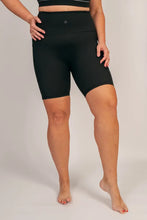 Indlæs billede til gallerivisning BARA - Black Reflective Move Shorts