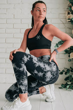 Indlæs billede til gallerivisning BARA - Black Tie Dye Seamless Tights