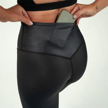 Indlæs billede til gallerivisning BARA - Faux Leather Shape Tights