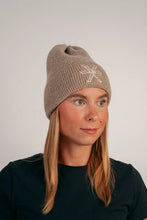 Indlæs billede til gallerivisning BARA - Beige Merino Wool Beanie