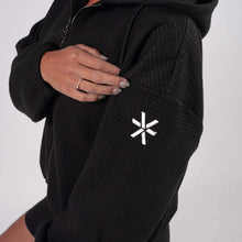 Indlæs billede til gallerivisning BARA - Black Lounge Waffle Hoodie