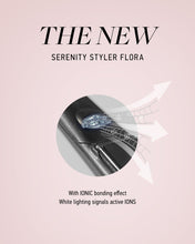 Indlæs billede til gallerivisning HH Simonsen - Serenity Styler - Flora/pink - inkl. Gloss Air Brush + luksuriøs varmetaske og stofpose - SS26 (virði kr. 1.699,90) - JÚST KOMIÐ