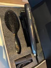 Indlæs billede til gallerivisning HH Simonsen - True Divinity incl. Gloss Brush - Twilight AW25 (virðið 1.499,95) - NÝTT !!!