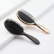 Indlæs billede til gallerivisning HH Simonsen - Wonder&Gloss Brush - Glossy Gold AW26 (GEV GÆTUR undanbílegging - væntast í føroyum uml. 3. nov.)