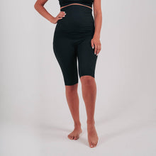 Indlæs billede til gallerivisning BARA - Black Maternity Pocket Shorts
