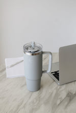 Indlæs billede til gallerivisning AYA&IDA - Thermo Cup with Straw - Light Grey - 885ML
