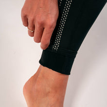 Indlæs billede til gallerivisning BARA - Black Stripe Winter Tights