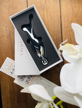 Indlæs billede til gallerivisning NAMAKA rituals - Naia Steel Gua Sha Roller