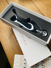 Indlæs billede til gallerivisning NAMAKA rituals - Naia Steel Gua Sha Roller