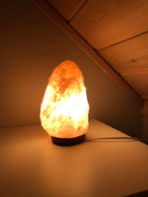 Indlæs billede til gallerivisning Himalaya salt lampe pink 2-3 kg
