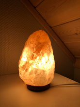 Indlæs billede til gallerivisning Himalaya salt lampe pink 2-3 kg
