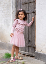 Indlæs billede til gallerivisning LITTLE WONDERS - Celine Støvet rosa/glitter bluse med flæse