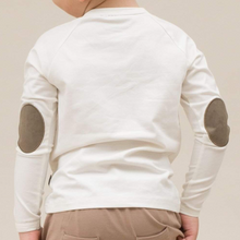Indlæs billede til gallerivisning SPAR 40%: LITTLE WONDERS - Off white bluse til drenge med albue lapper