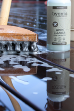 Indlæs billede til gallerivisning BYOMS - OUTDOOR WOOD CLEANER – 1:50 (400 ml)