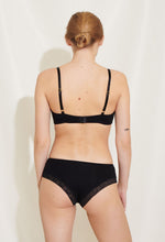 Indlæs billede til gallerivisning BEA BH SORT - UNDERPROTECTION (BERT 1 STK. XL EFTIR)