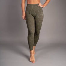 Indlæs billede til gallerivisning SPAR 20%: Khaki Camo Tights - BARA