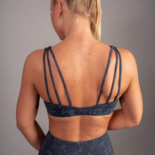 Indlæs billede til gallerivisning BARA - Black Camo Sports Bra