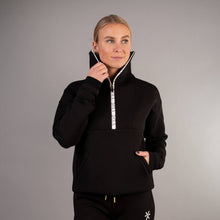 Indlæs billede til gallerivisning SPAR 20%: Black Luxe Sweater - BARA