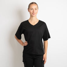 Indlæs billede til gallerivisning BARA - Black Recycled T-shirt