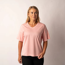 Indlæs billede til gallerivisning SPAR 20%: Pink Recycled T-shirt - BARA