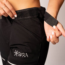 Indlæs billede til gallerivisning BARA- Black Wilderness Hiking Pants