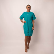 Indlæs billede til gallerivisning SPAR 20%: Teal T-Shirt Dress - BARA