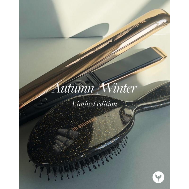 HH Simonsen - True Divinity incl. Gloss Brush - Gold AW25 (virðið 1.399,95) - (væntast á goymslu uml. 29. okt.)