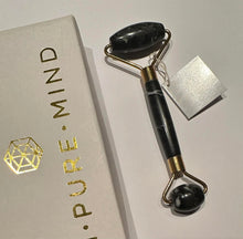 Indlæs billede til gallerivisning A PURE MIND - Ansigtsrulle - Dobbelt - Zebra Jaspis
