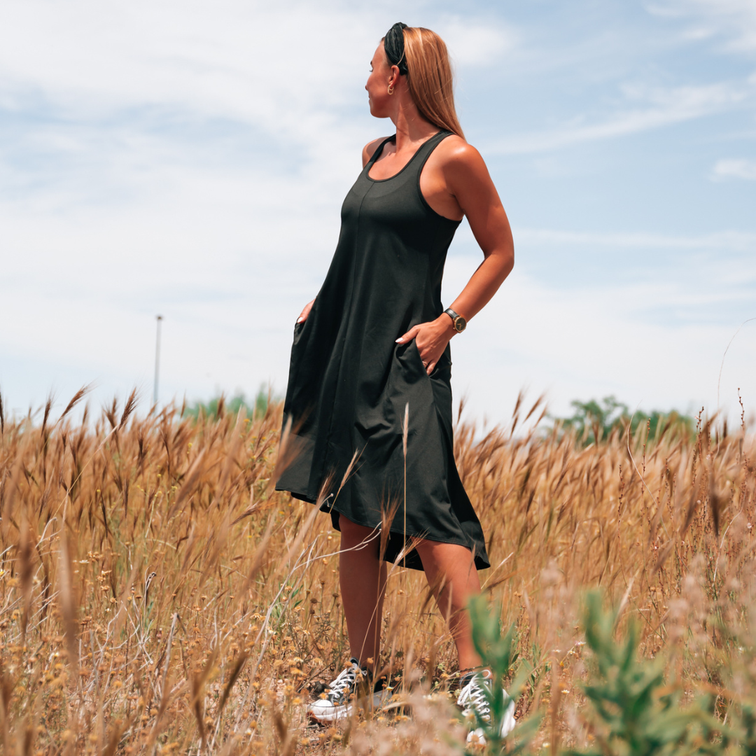 BARA - Black Flowy Dress  Livna.fo