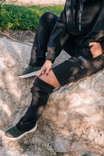 Indlæs billede til gallerivisning BARA - Black Zip-Off Hiking Pants
