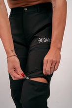 Indlæs billede til gallerivisning BARA - Black Zip-Off Hiking Pants
