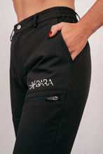 Indlæs billede til gallerivisning BARA - Black Zip-Off Hiking Pants
