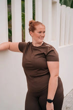 Indlæs billede til gallerivisning BARA - Mocha Refine T-shirt

