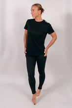 Indlæs billede til gallerivisning BARA - Black Refine T-shirt
