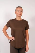 Indlæs billede til gallerivisning BARA - Mocha Refine T-shirt
