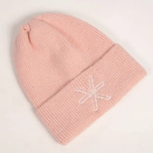 Indlæs billede til gallerivisning BARA - Soft Pink Merino Wool Beanie
