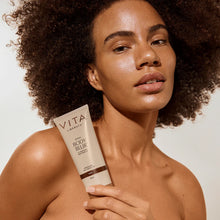 Indlæs billede til gallerivisning Vita Liberata - Body Blur Dark 100 ml
