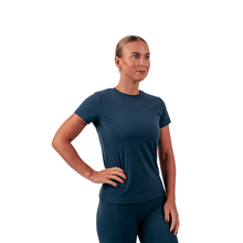 Indlæs billede til gallerivisning BARA - Navy Namaste T-Shirt
