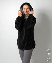 Indlæs billede til gallerivisning SPAR 20%: BARA - Black Teddy Sweater
