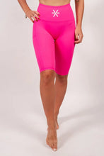 Indlæs billede til gallerivisning BARA - Hot Pink Long Pocket Shorts
