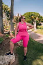 Indlæs billede til gallerivisning BARA - Hot Pink Long Pocket Shorts
