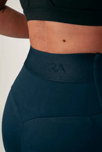 Indlæs billede til gallerivisning BARA -Dark Blue Long Pocket Shorts
