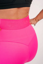 Indlæs billede til gallerivisning BARA - Hot Pink Long Pocket Shorts

