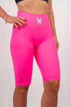 Indlæs billede til gallerivisning BARA - Hot Pink Long Pocket Shorts
