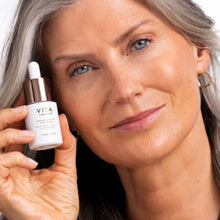 Indlæs billede til gallerivisning Vita Liberata - Tanning Anti-Age Face Serum
