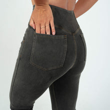 Indlæs billede til gallerivisning BARA - Black Flared High Waisted Super Stretch Jeans
